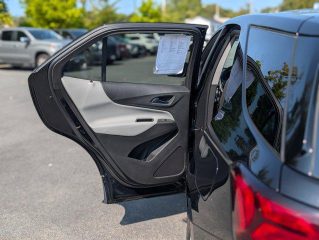 Photo of 2023 Mosaic Black Metallic Chevrolet Equinox