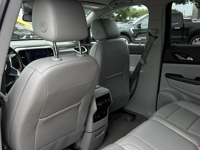 Photo of 2023 Summit White GMC Acadia