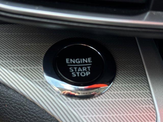 Photo of 2023 Star White Ford Explorer