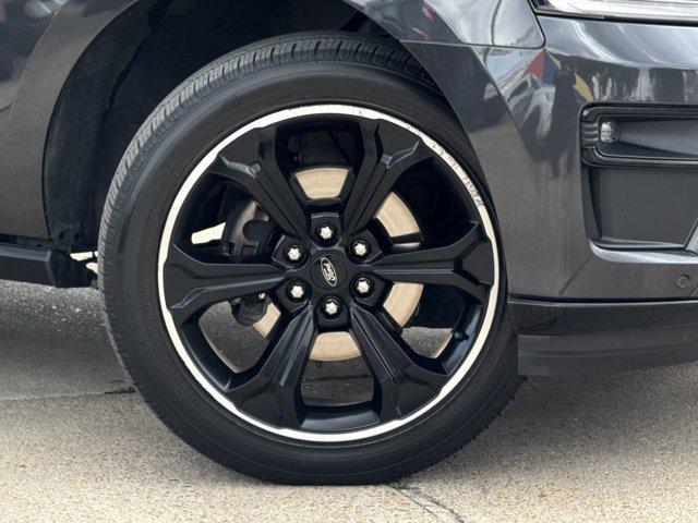 Photo of 2023 Agate Black Metallic Ford Expedition