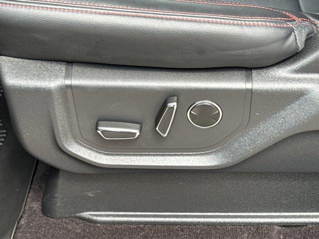 Photo of 2023 Agate Black Metallic Ford Expedition