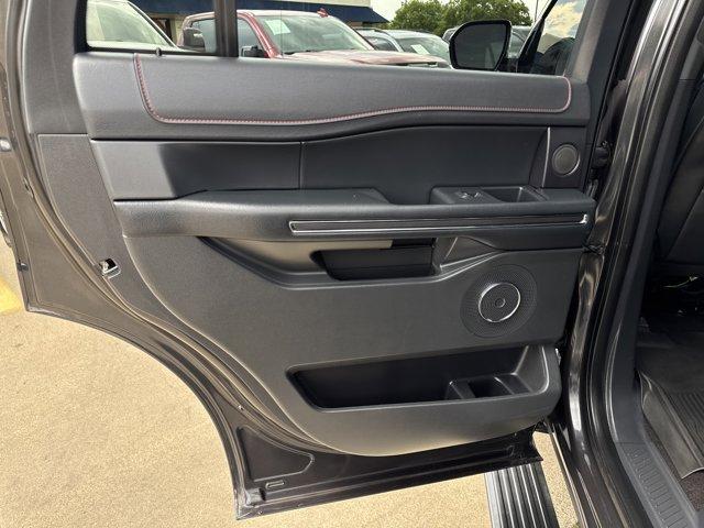 Photo of 2023 Agate Black Metallic Ford Expedition