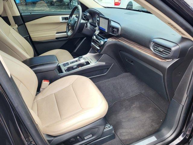 Photo of 2023 Agate Black Metallic Ford Explorer