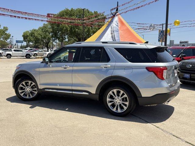 Photo of 2024 Iconic Silver Metallic Ford Explorer