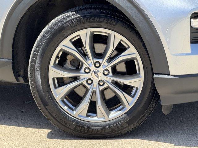 Photo of 2024 Iconic Silver Metallic Ford Explorer