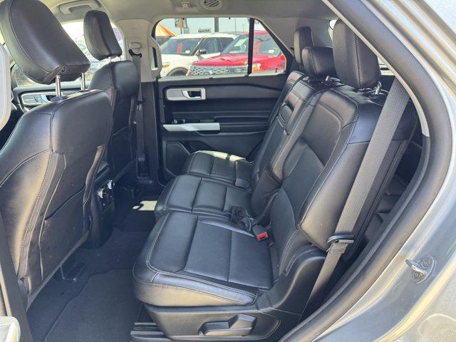 Photo of 2024 Iconic Silver Metallic Ford Explorer