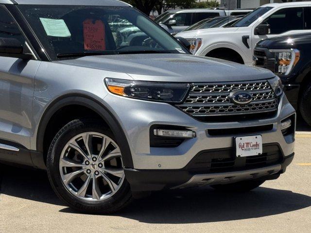 Photo of 2024 Iconic Silver Metallic Ford Explorer