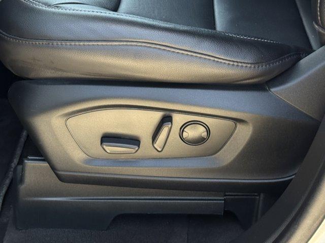Photo of 2024 Iconic Silver Metallic Ford Explorer