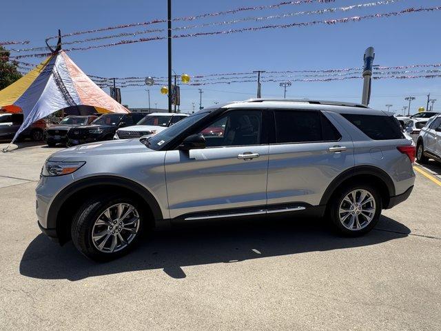 Photo of 2024 Iconic Silver Metallic Ford Explorer