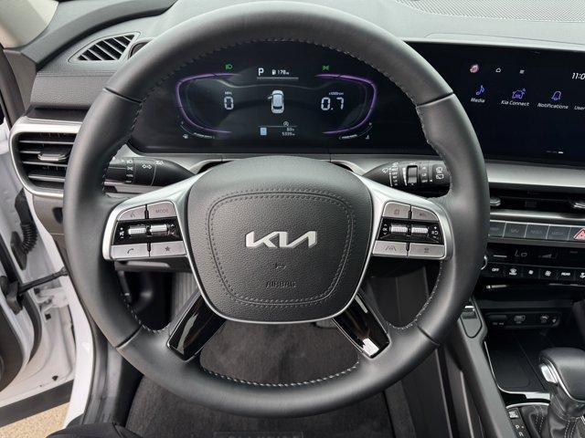 Photo of 2024 Glacial White Pearl Kia Telluride
