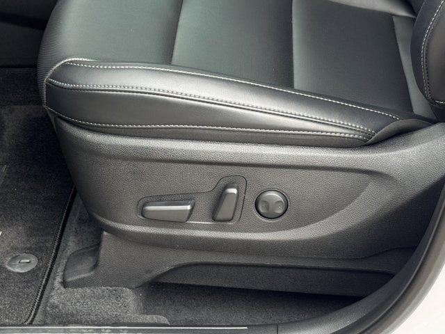 Photo of 2024 Glacial White Pearl Kia Telluride