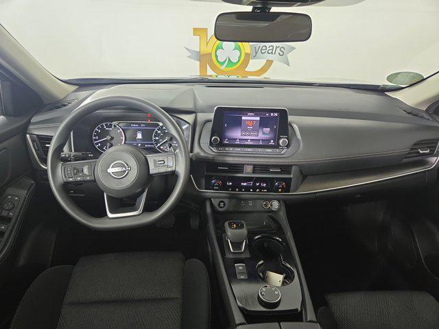 Photo of 2024 Gun Metallic Nissan Rogue