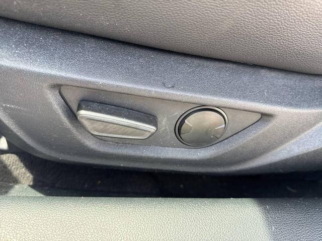 Photo of 2021 Velocity Blue Metallic Ford Mustang