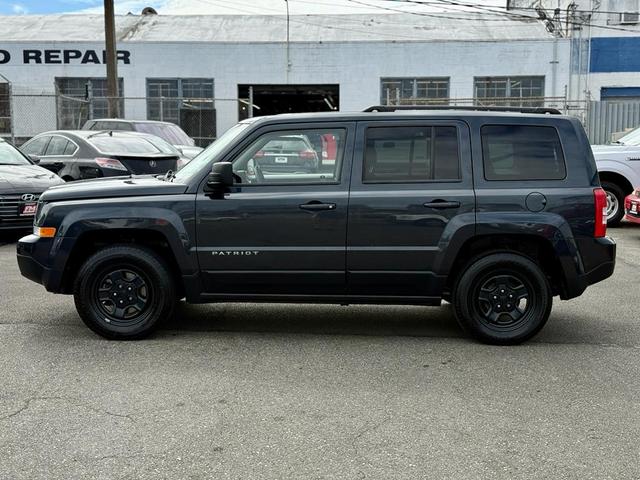 Photo of 2014 Maximum Steel Metallic Clearcoat Jeep Patriot