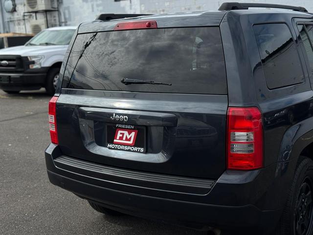Photo of 2014 Maximum Steel Metallic Clearcoat Jeep Patriot