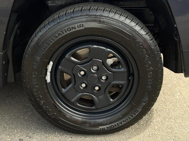 Photo of 2014 Maximum Steel Metallic Clearcoat Jeep Patriot