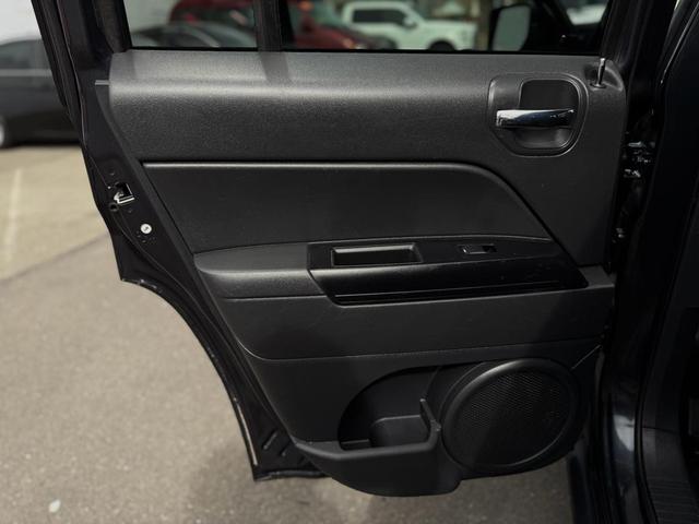 Photo of 2014 Maximum Steel Metallic Clearcoat Jeep Patriot
