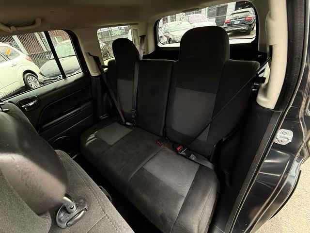 Photo of 2014 Maximum Steel Metallic Clearcoat Jeep Patriot