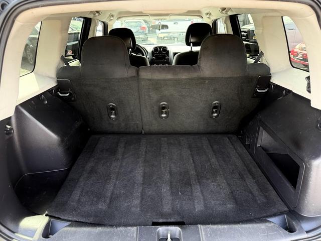 Photo of 2014 Maximum Steel Metallic Clearcoat Jeep Patriot
