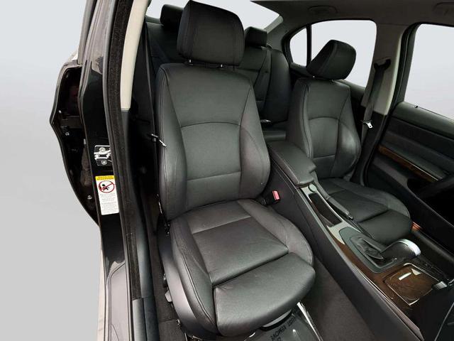 Photo of 2006 Jet Black BMW 330