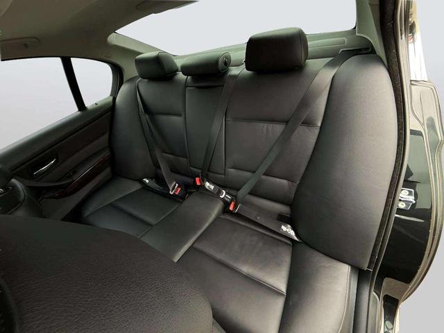 Photo of 2006 Jet Black BMW 330