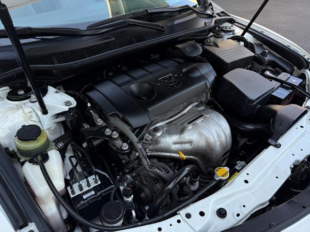 Photo of 2011 Super White Toyota Camry