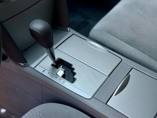 Photo of 2011 Super White Toyota Camry