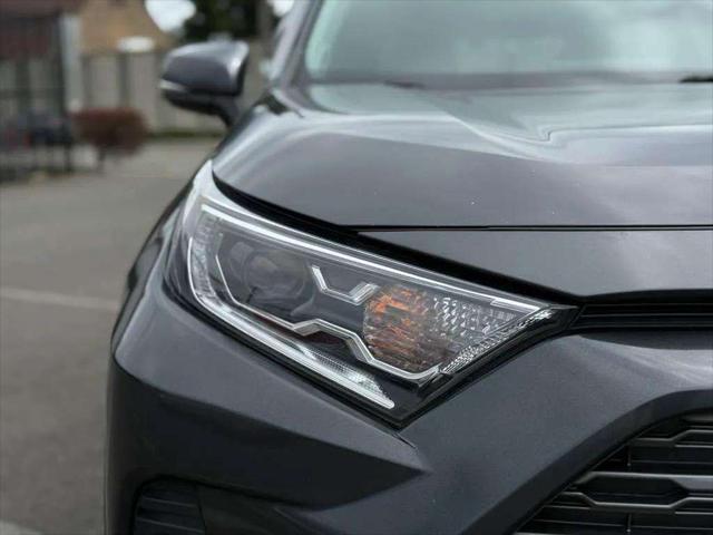 Photo of 2020 Magnetic Gray Metallic Toyota RAV4 Hybrid
