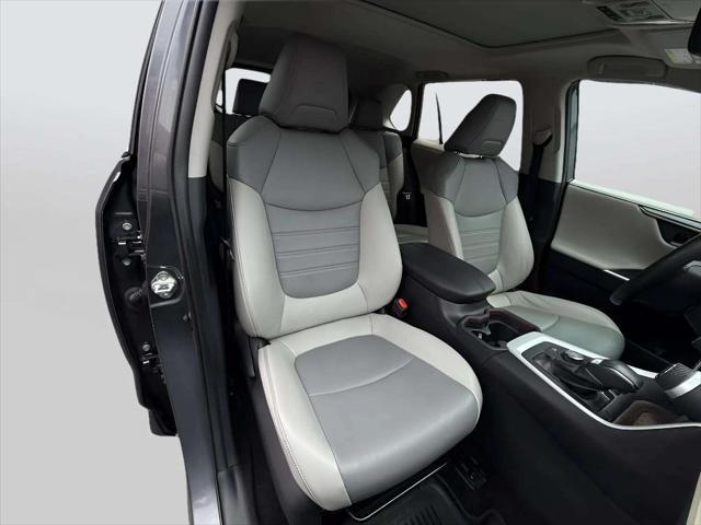 Photo of 2020 Magnetic Gray Metallic Toyota RAV4 Hybrid