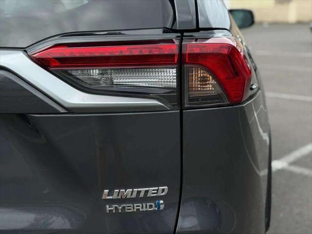 Photo of 2020 Magnetic Gray Metallic Toyota RAV4 Hybrid