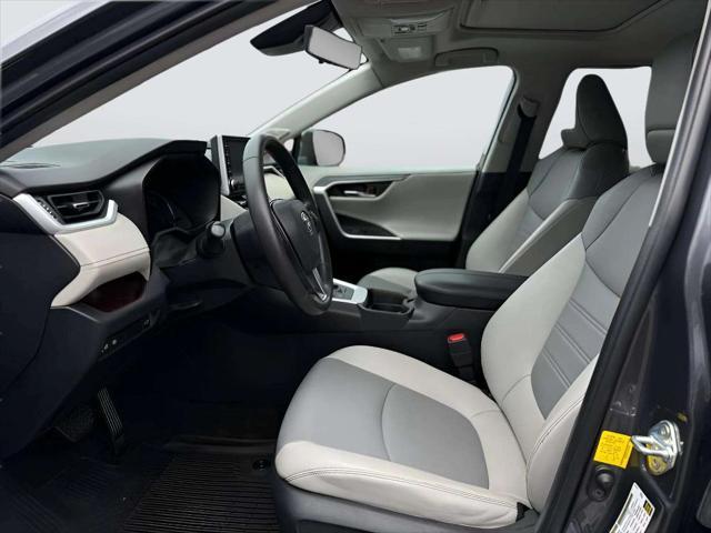Photo of 2020 Magnetic Gray Metallic Toyota RAV4 Hybrid