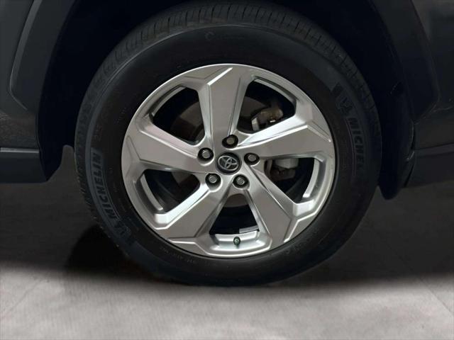 Photo of 2020 Magnetic Gray Metallic Toyota RAV4 Hybrid