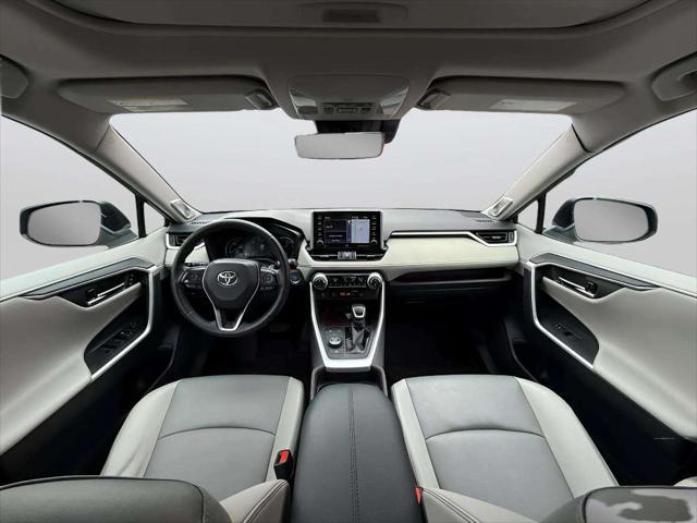 Photo of 2020 Magnetic Gray Metallic Toyota RAV4 Hybrid