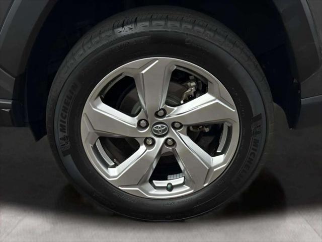 Photo of 2020 Magnetic Gray Metallic Toyota RAV4 Hybrid