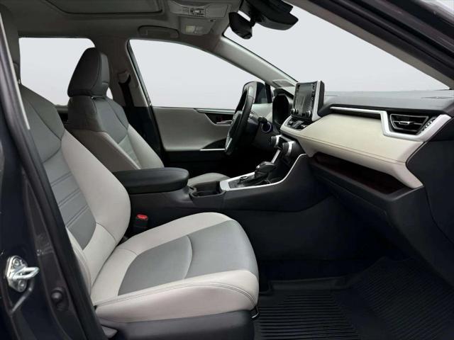Photo of 2020 Magnetic Gray Metallic Toyota RAV4 Hybrid