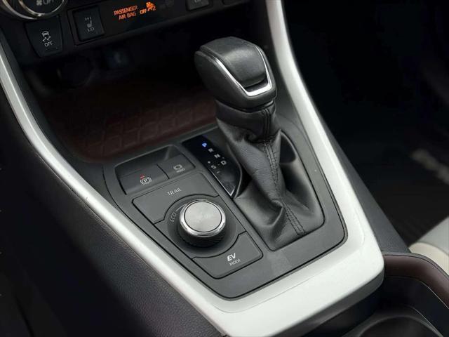 Photo of 2020 Magnetic Gray Metallic Toyota RAV4 Hybrid