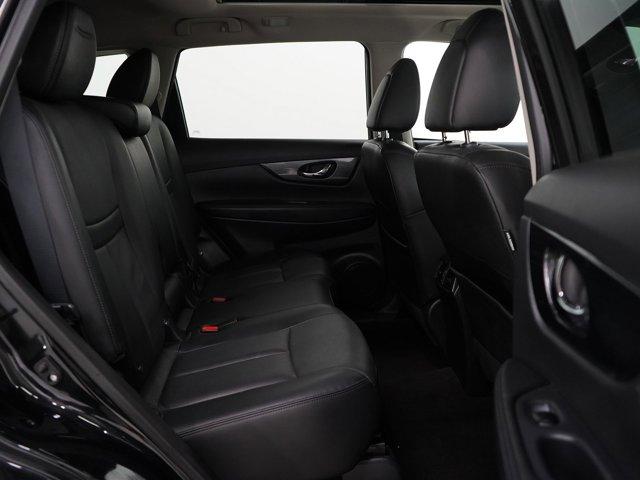 Photo of 2016 Black Nissan Rogue