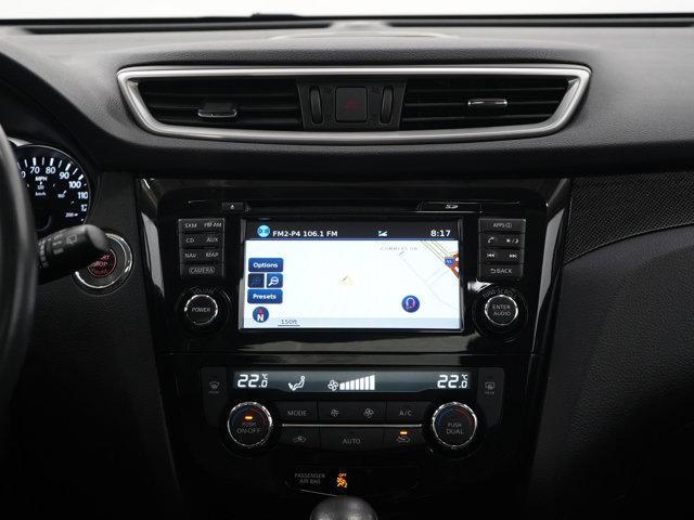 Photo of 2016 Black Nissan Rogue