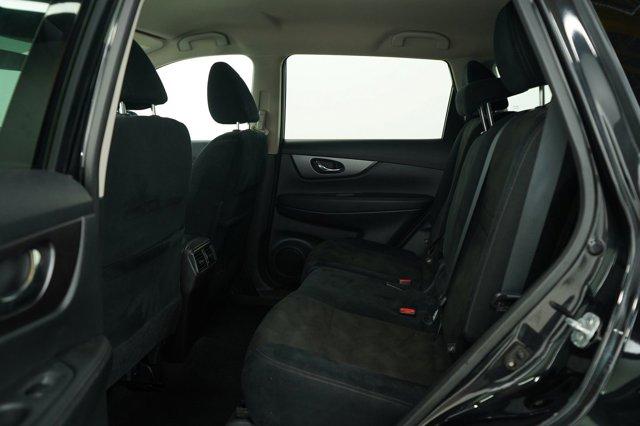 Photo of 2016 Black Nissan Rogue