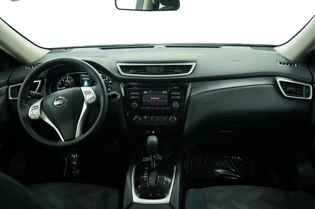 Photo of 2016 Black Nissan Rogue