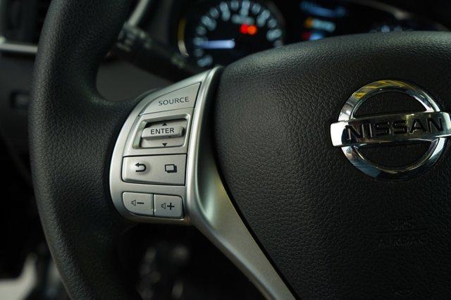 Photo of 2016 Black Nissan Rogue