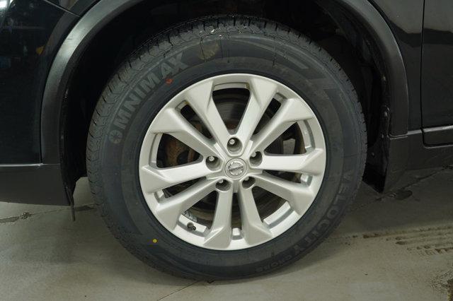 Photo of 2016 Black Nissan Rogue