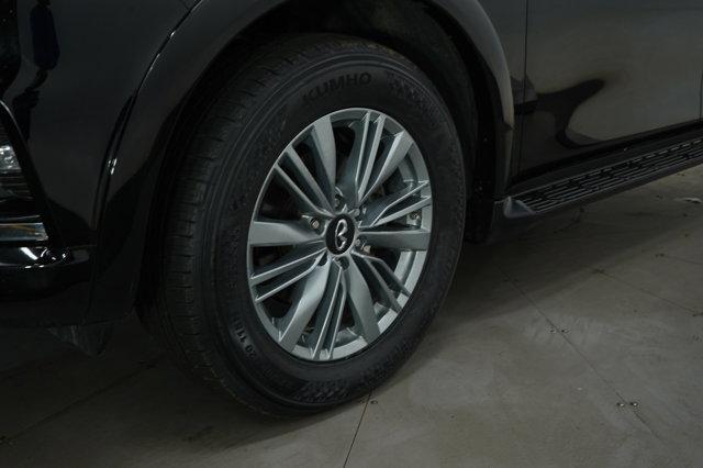 Photo of 2023 Gray INFINITI QX80