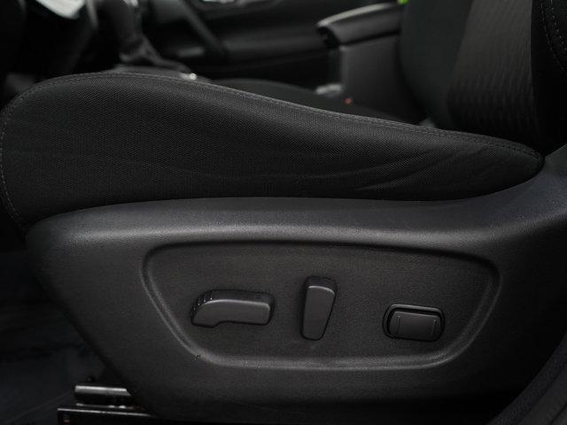 Photo of 2020 Black Nissan Rogue