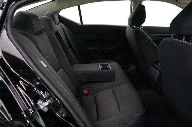 Photo of 2024 Super Black Clearcoat Nissan Altima