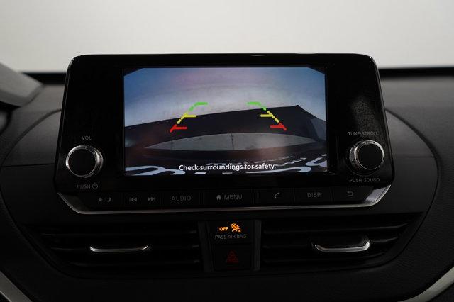 Photo of 2024 Super Black Clearcoat Nissan Altima