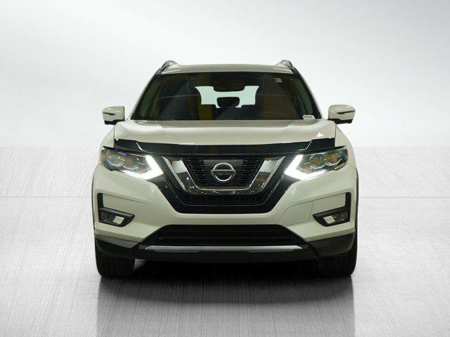 Photo of 2017 White Nissan Rogue