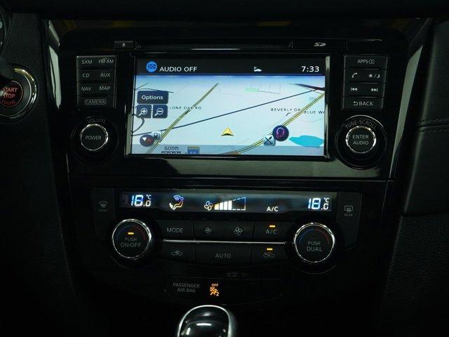 Photo of 2017 White Nissan Rogue