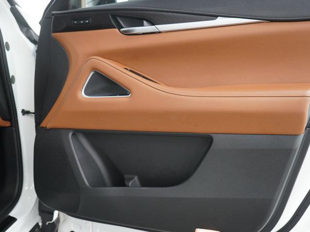 Photo of 2024 White INFINITI QX60