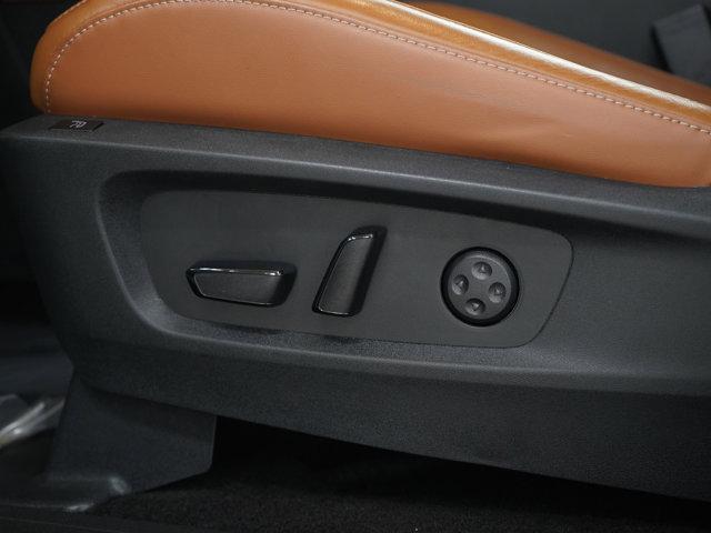 Photo of 2024 White INFINITI QX60